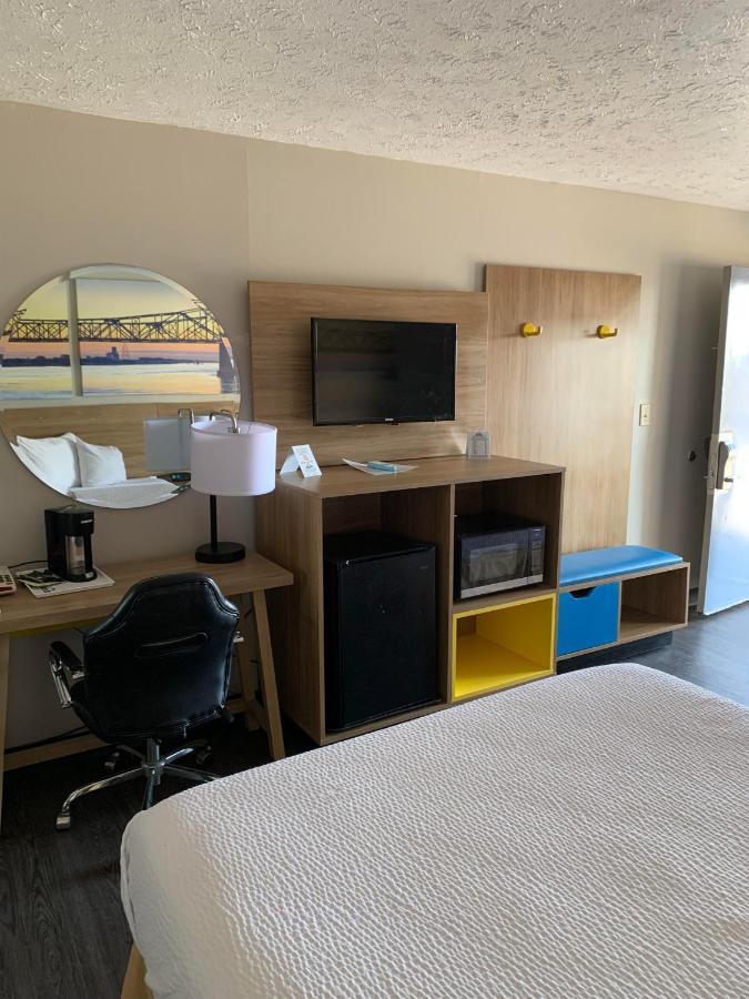 Days Inn By Wyndham Louisville Airport Fair And Expo Center Экстерьер фото